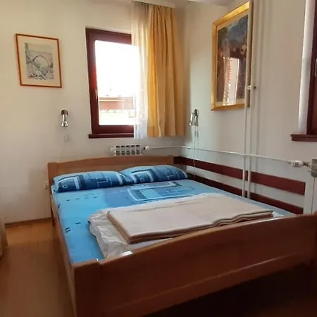 Tower House Konukevi