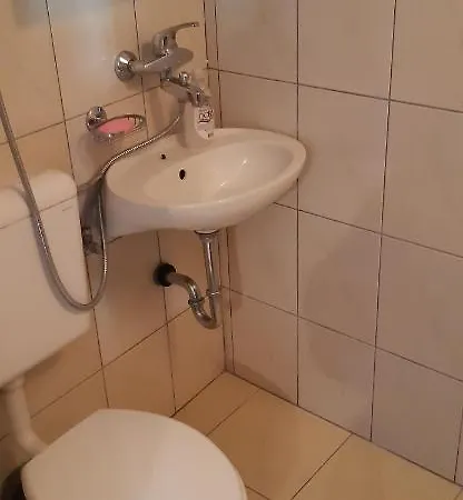 Tower House Konukevi