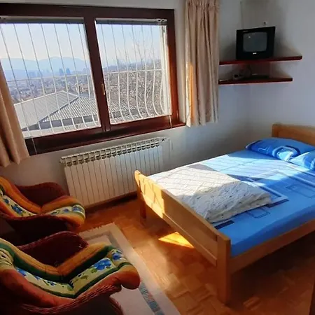 Tower House Konukevi