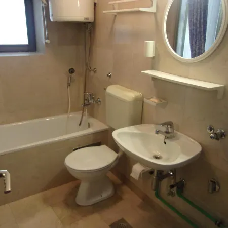 Tower House Konukevi